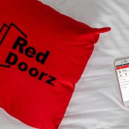 Hotel Reddoorz Syariah @ Ketintang Surabaya Esterno foto